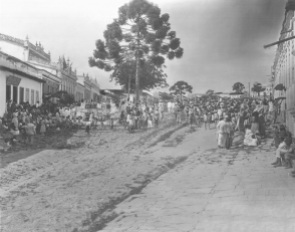 Foto antiga de Vitória da Conquista - Rua Grande no início do século XX.